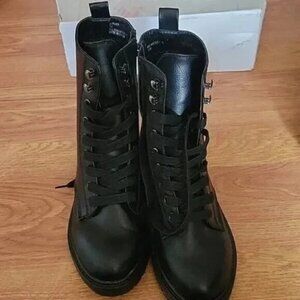 Madden Girl Combat Boots Parker Black 7M, 7.5M Parker